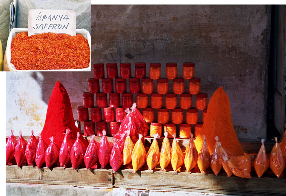 Figure 2. Vermilion and saffron Some early definitions of padmaraga include references to vermilion (above; Pushkar, India) and saffron (inset; ‘Ispanya Saffron’). Photos: Wikipedia.