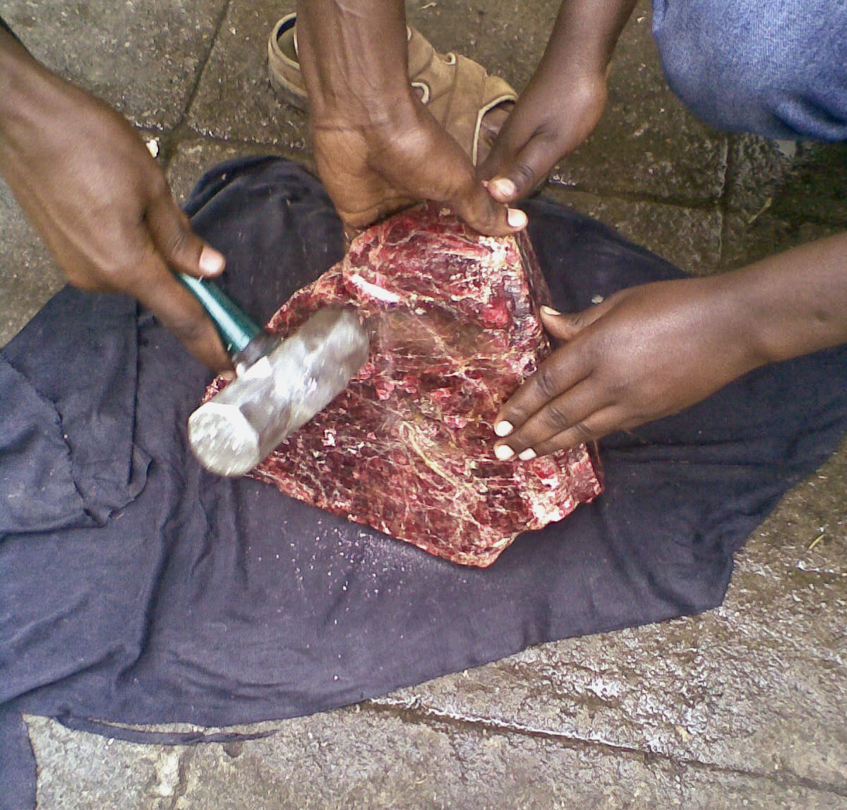 This incredible 52-kg crystal of spinel was discovered in the summer of 2007 at Mahenge, in Tanzania. It was so big that it was split into smaller pieces for easier transport, and the resulting stones set off a spinel boom that continues to this day.