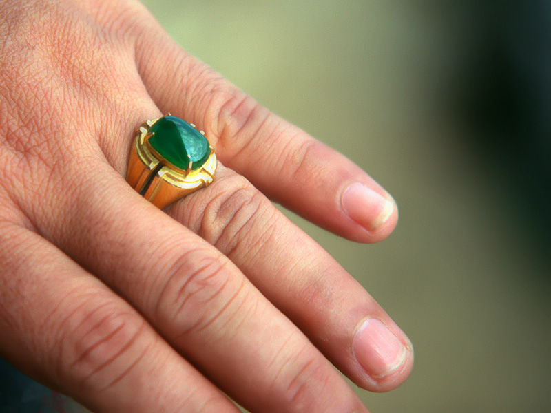 The imperial jade ring of a Hpakan laopan