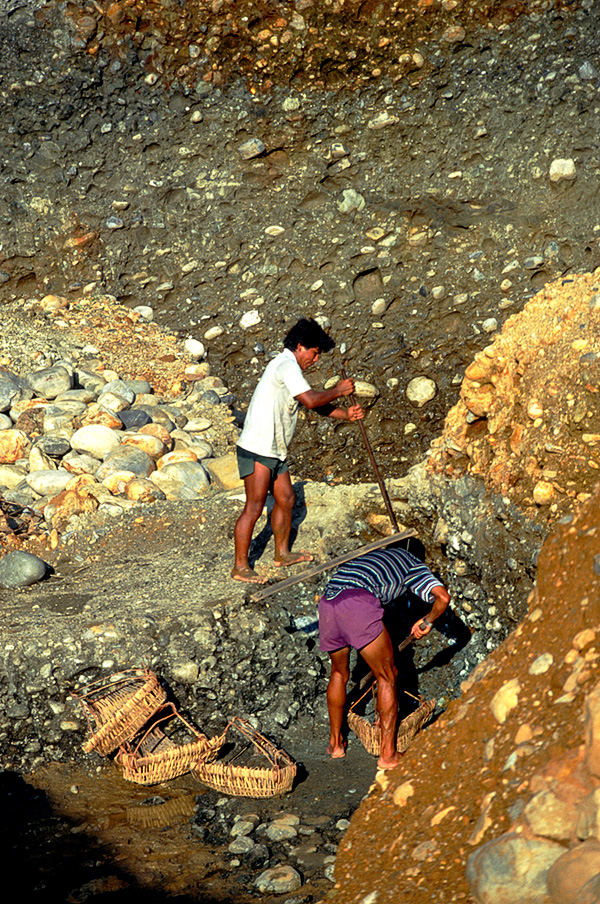 Mining jade at Maw-sisa, near Lonkin, Burma.